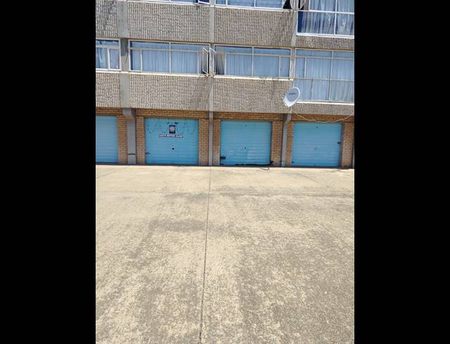 3 BEDROOM FLAT FOR SALE IN LENNOXTON